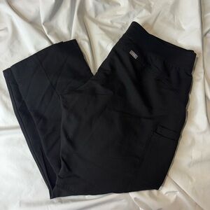 Figs Women’s Black Kade Scrub Cargo Pants